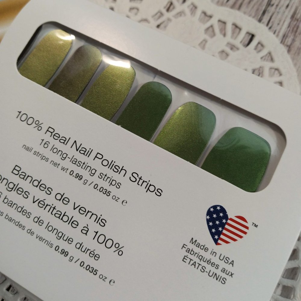 Color Street 100% Nail Polish Strips Viper Active Shifting Duochrome - Picture 3 of 5